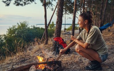 Astuces pour cuisiner sur un feu de camp