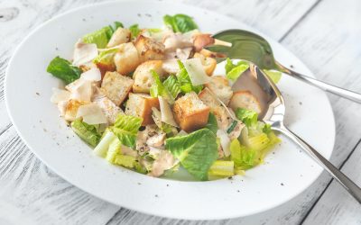 Comment préparer une salade César maison